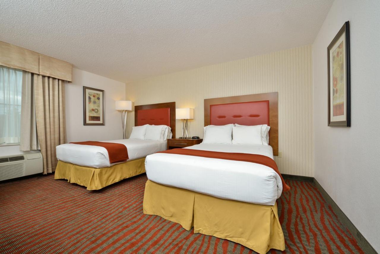 Holiday Inn Express Boston-Milford By Ihg Eksteriør billede