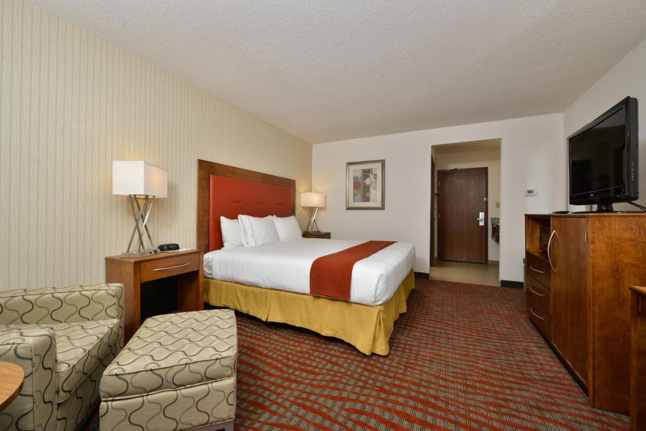 Holiday Inn Express Boston-Milford By Ihg Eksteriør billede
