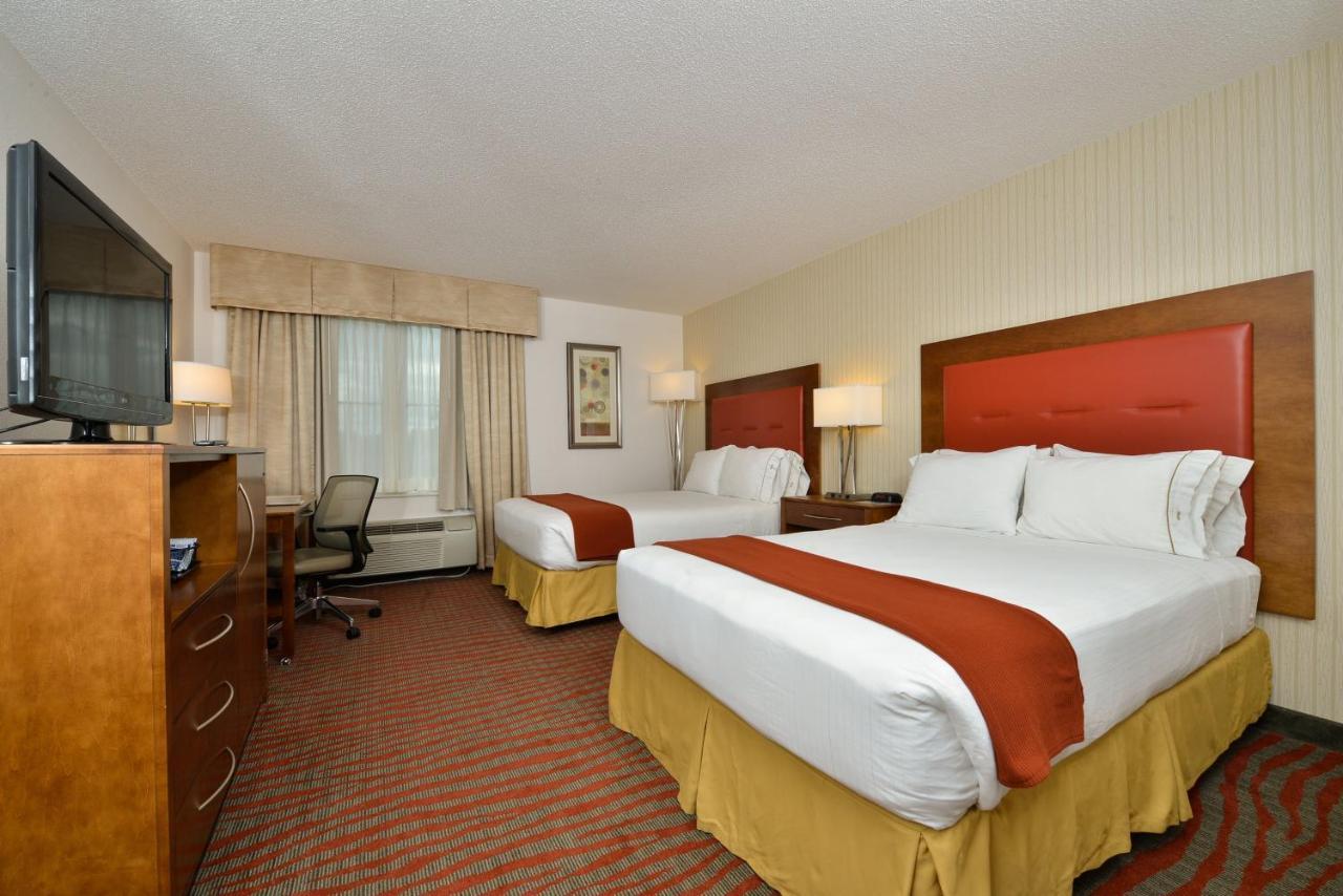 Holiday Inn Express Boston-Milford By Ihg Eksteriør billede