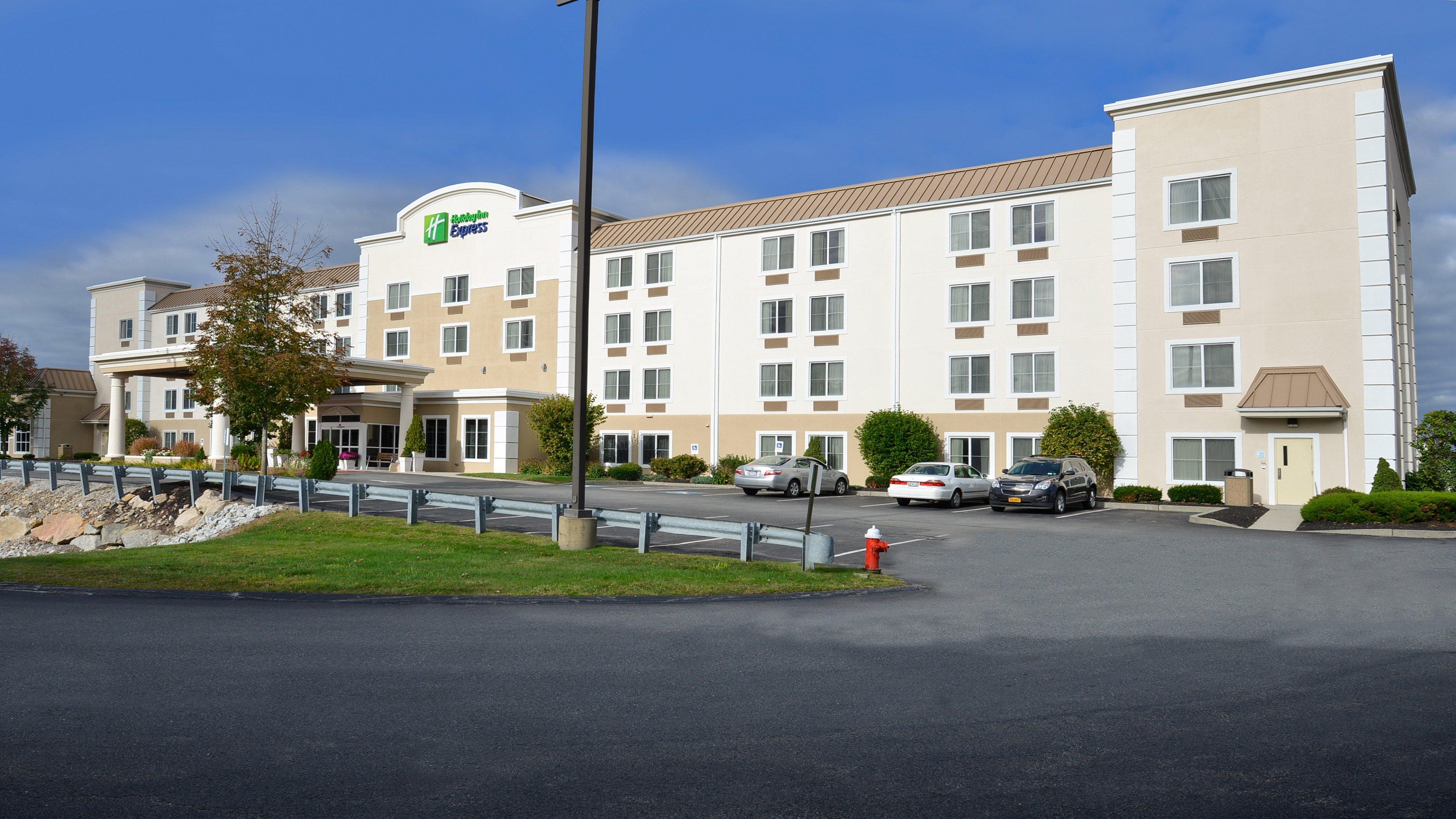 Holiday Inn Express Boston-Milford By Ihg Eksteriør billede