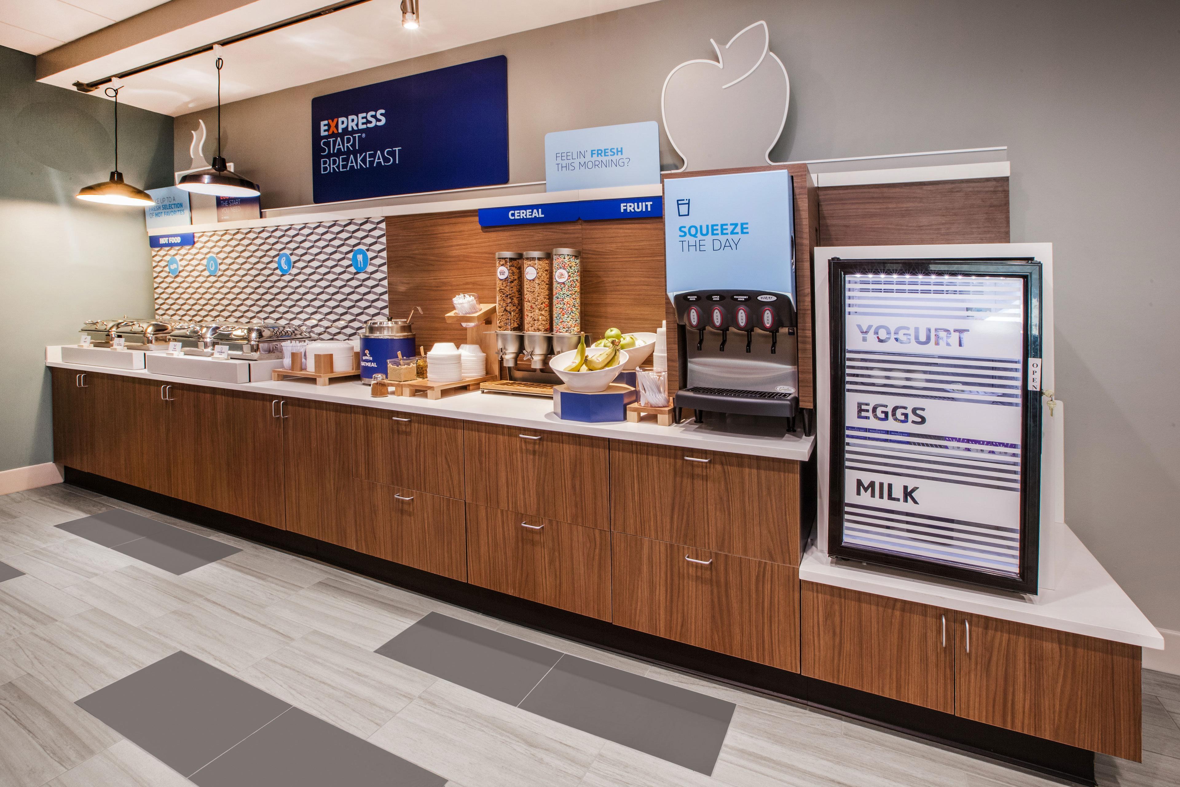 Holiday Inn Express Boston-Milford By Ihg Eksteriør billede