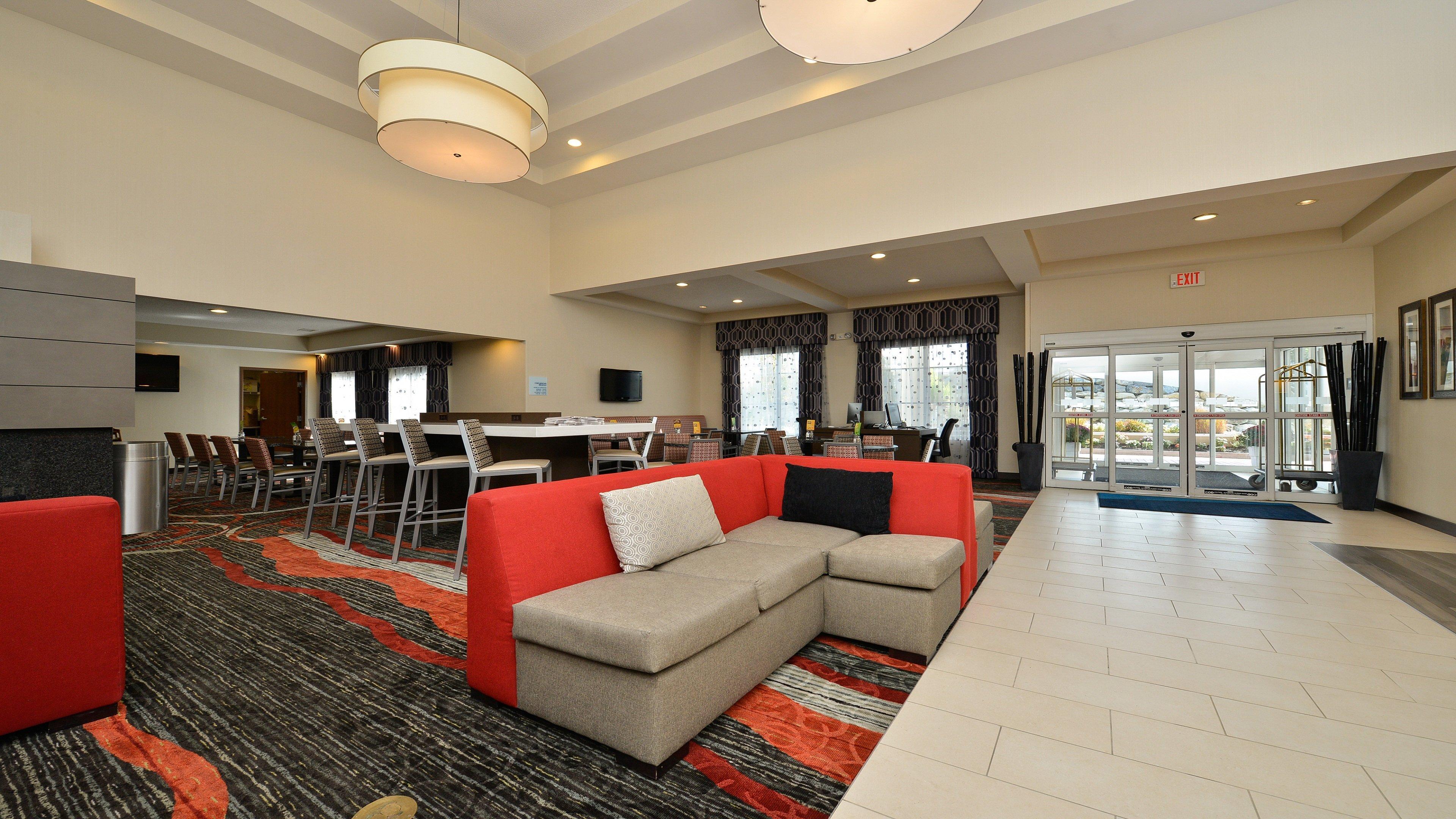 Holiday Inn Express Boston-Milford By Ihg Eksteriør billede